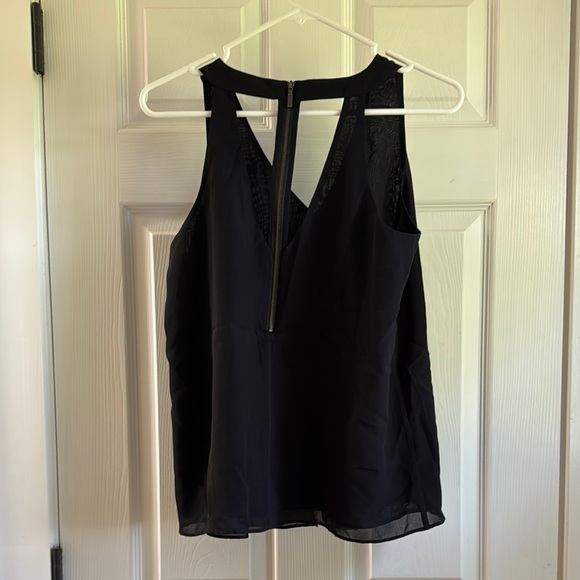 Banana Republic Elegant Black and White Sleeveless Top - Picture 5 of 6